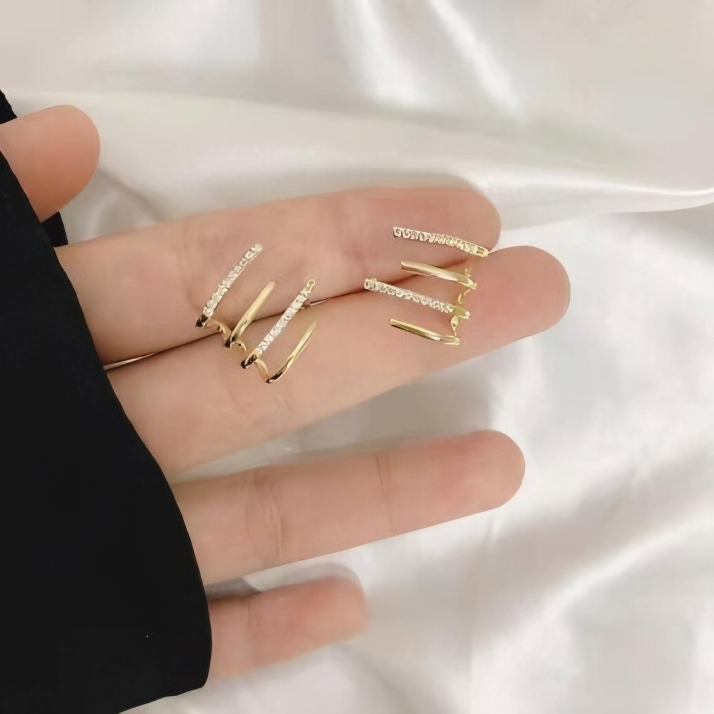 Korean Fashion Gold Plated Four Prong Stud Earrings – Timeless Elegance
