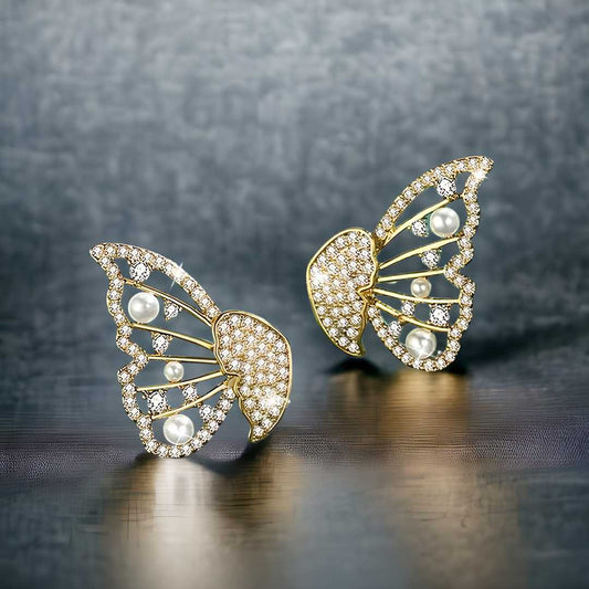 Korean Pearl & Cubic Zirconia Stud Earrings – Chic Sparkle for Modern Women